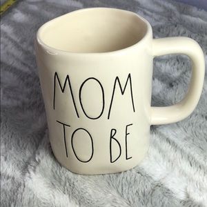 Rae Dunn Mom to be mug